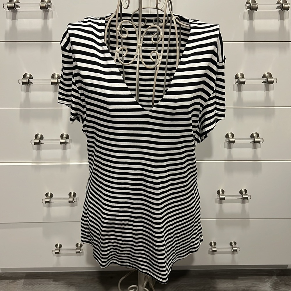 Inc. International Concepts V-neck Short Sleeve Top,, size XL